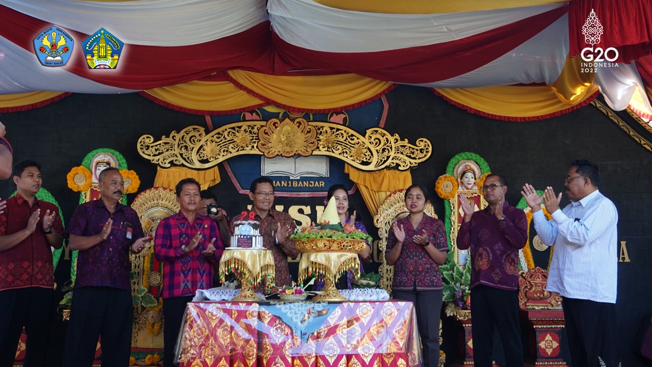 PERINGATAN ULANG TAHUN KE-29 SMANSABAR